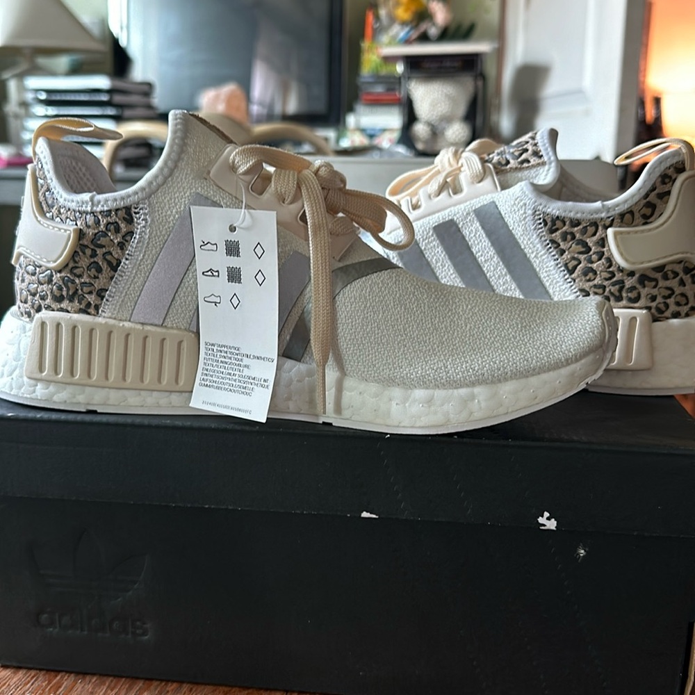 Adidas Cheetah Women’s NMD Sz 9